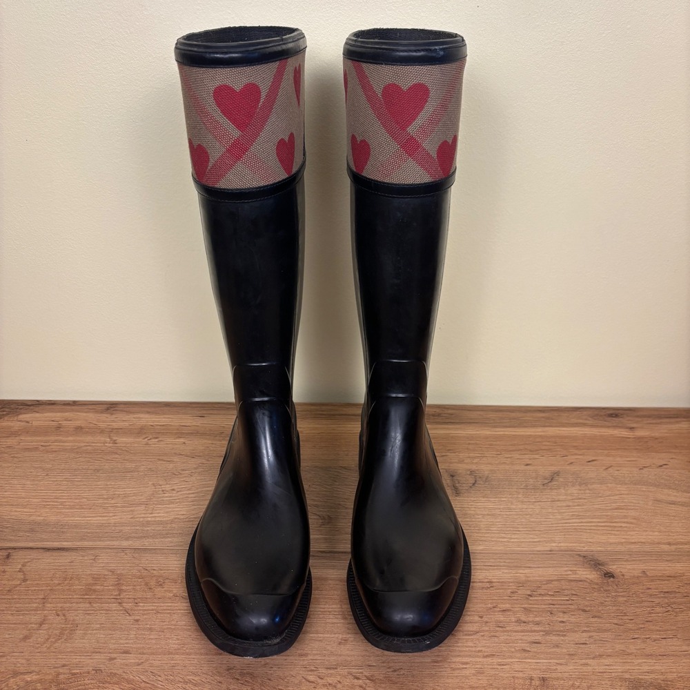 BURBERRY Crosshill Heart Check Rain Boots In Black Women Size 40 Outdoor Rubber - Picture 3 of 14